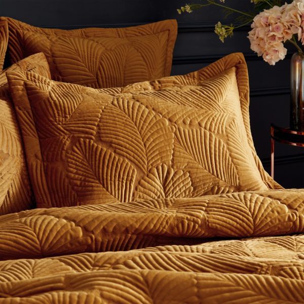 Palmeria Gold Pillowcases